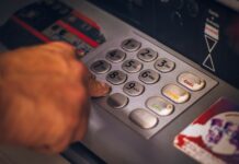 Bancomat e ATM: il nuovo sistema di clonazione è quasi invisibile