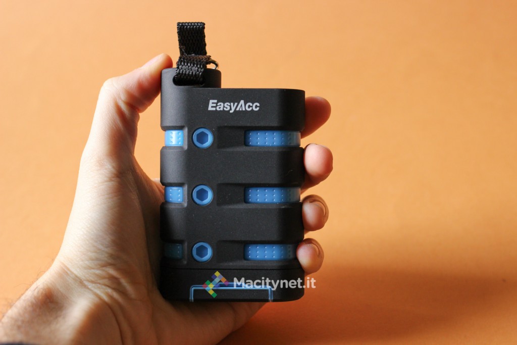 Recensione EasyAcc PB9000TP