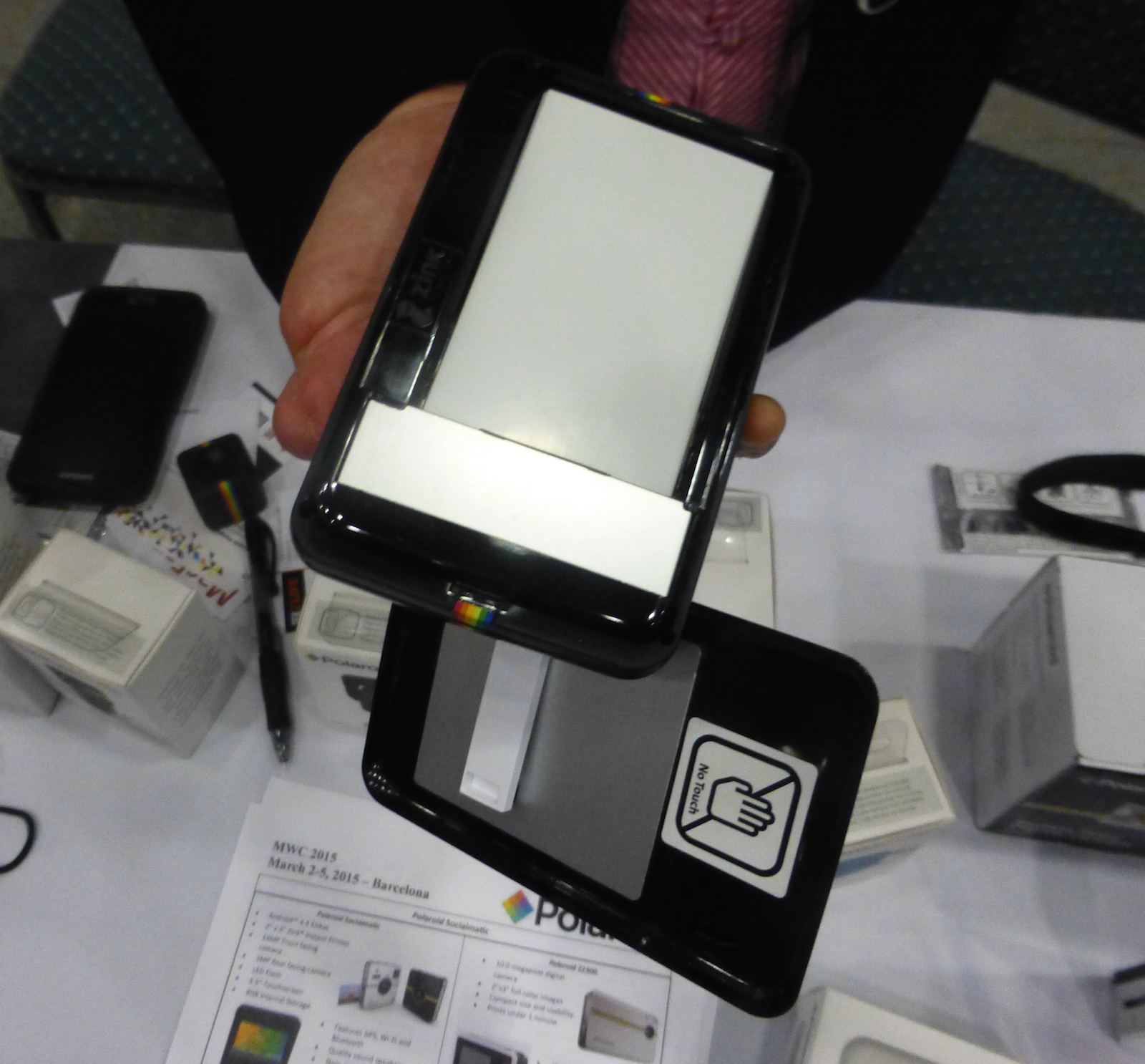 MWC15: Polaroid Zip, ecco la stampante portatile per smartphone e tablet 