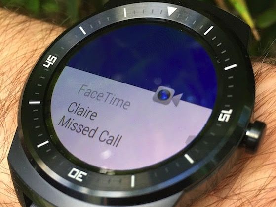 Una notifica FaceTime da iOS sull'LG G Watch R