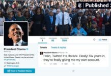Obama si fa prestare un iPhone per il suo primo Tweet Obama si fa prestare un iPhone per il suo primo Tweet
