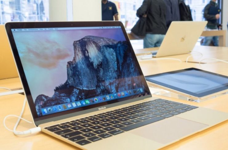 Ecco perché tutti i MacBook negli Apple Store hanno lo schermo inclinato di 76°