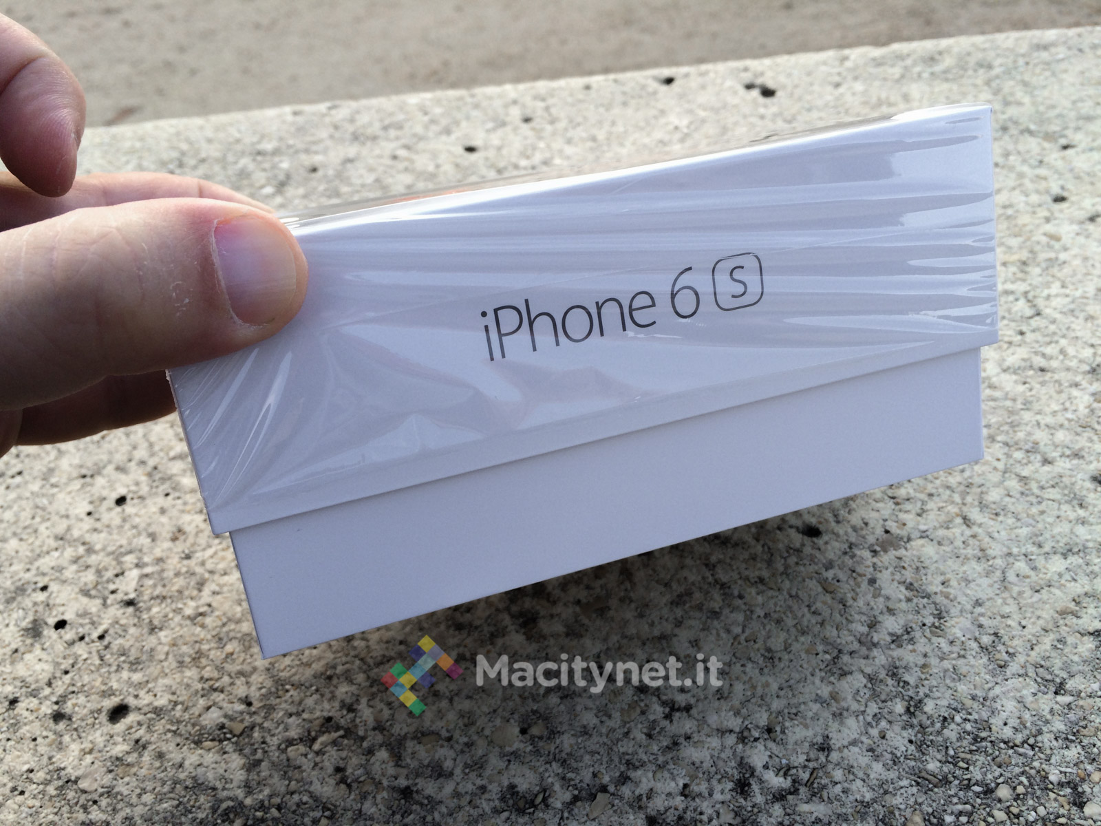 Unboxing iPhone 6s