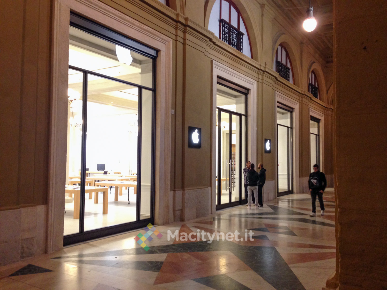Apple Store Firenze