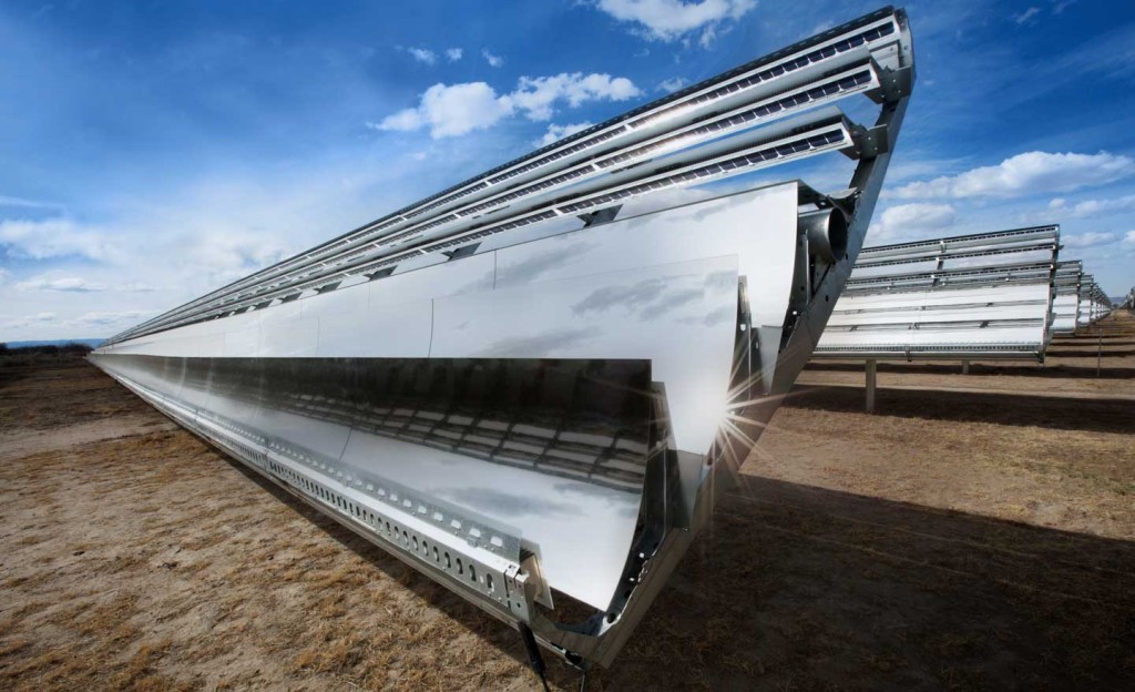 Foto dell'impianto fotovoltaico Apple di Yerington (Nevada); questo è in grado di genera fino a 20 megawatt di energia rinnovabile per il data center di Reno.