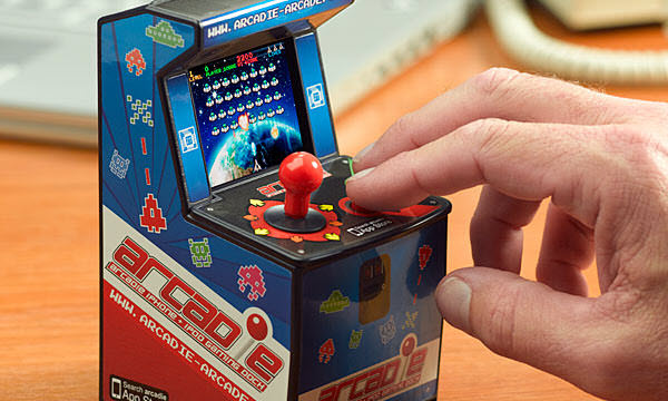 Natale Hi-Tech: i 10 accessori per giocare con iPhone e Mac