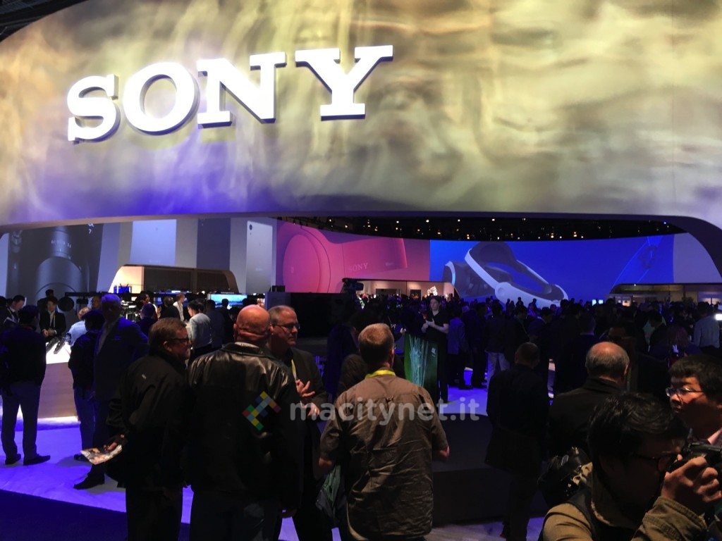 CES 2016 Sony bravia 9 stand