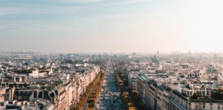 Parigi, Apple lavora per aprire un grande store sugli Champs-Elysees