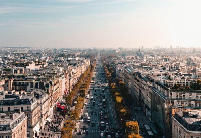 Parigi, Apple lavora per aprire un grande store sugli Champs-Elysees