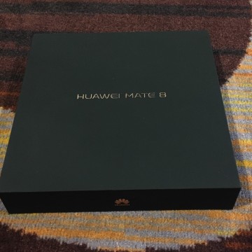Unboxing di Huawei Mate 8