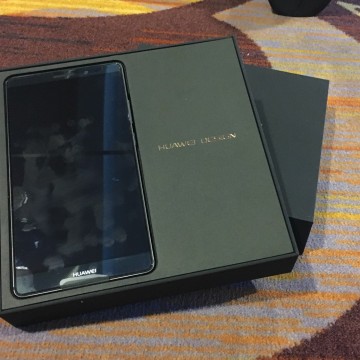 Unboxing di Huawei Mate 8