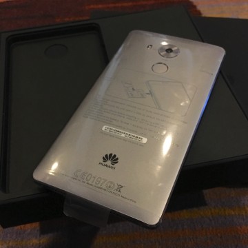 Unboxing di Huawei Mate 8