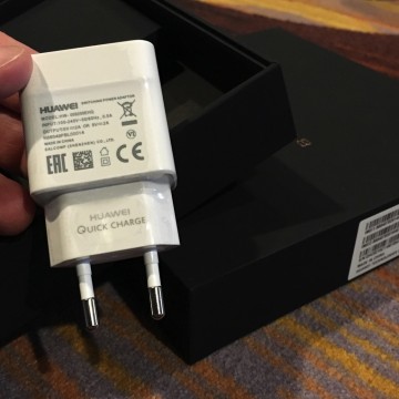 Unboxing di Huawei Mate 8