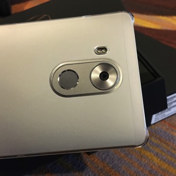 Unboxing di Huawei Mate 8