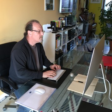 Il Mac è catartico: intervista a Flavio Oreglio