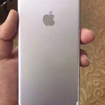 foto di iPhone 7 4,7 retro