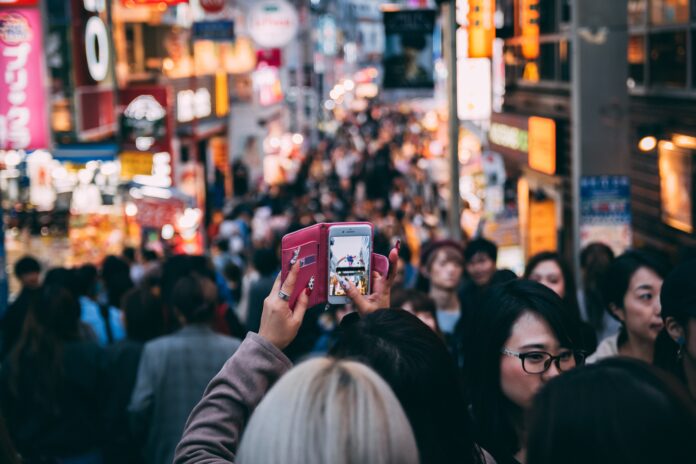 In Australia i semafori a terra per i maniaci dello smartphone