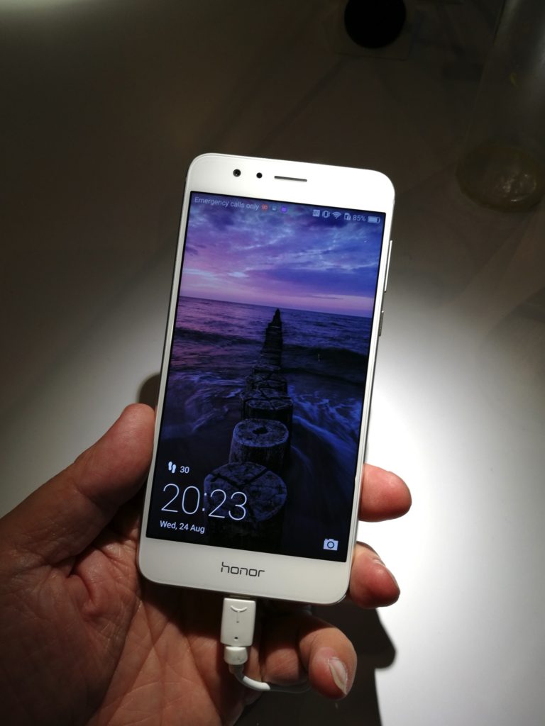 IMG_20160825_042425honor8