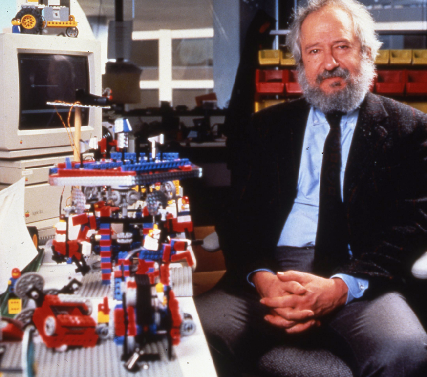 Addio a Seymour Papert, papà del Logo e pioniere della tecnologia nell’educazione