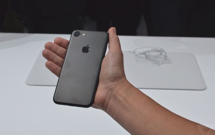 iphone 7 nero opaco 700