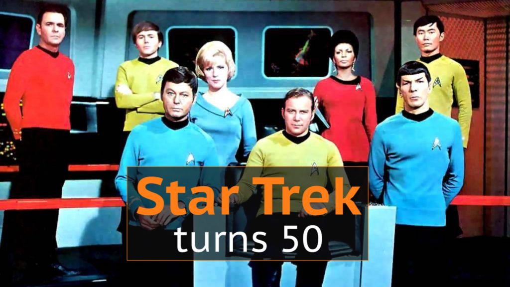 L'quipaggio della prima serie TV STar Trek, immagine dei primi 50 anni dello show