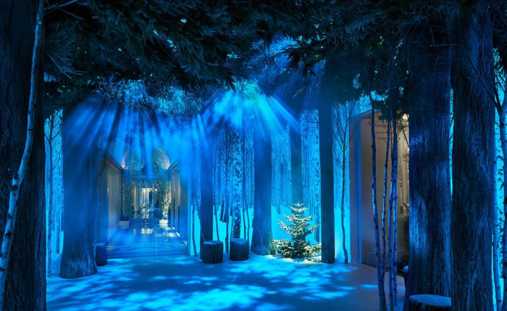 claridges-hotel-jony-ive-christmas-festive-installation