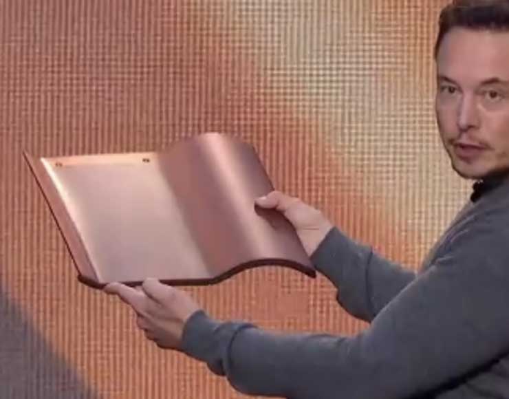 Le tegole solari di Tesla, eleganti e funzionali anche per i centri storici
