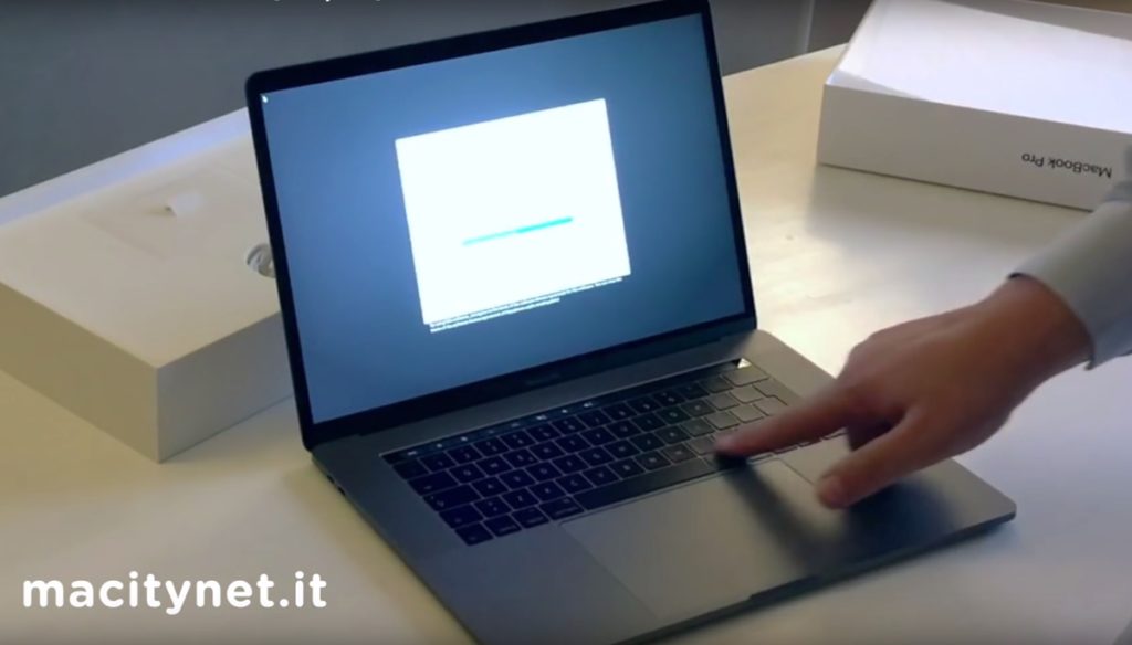 unboxing-macbook-pro-15