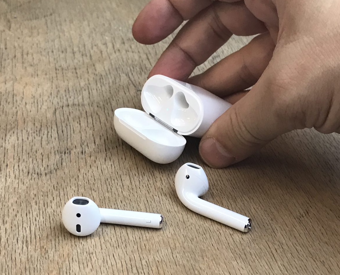 unboxing airpods