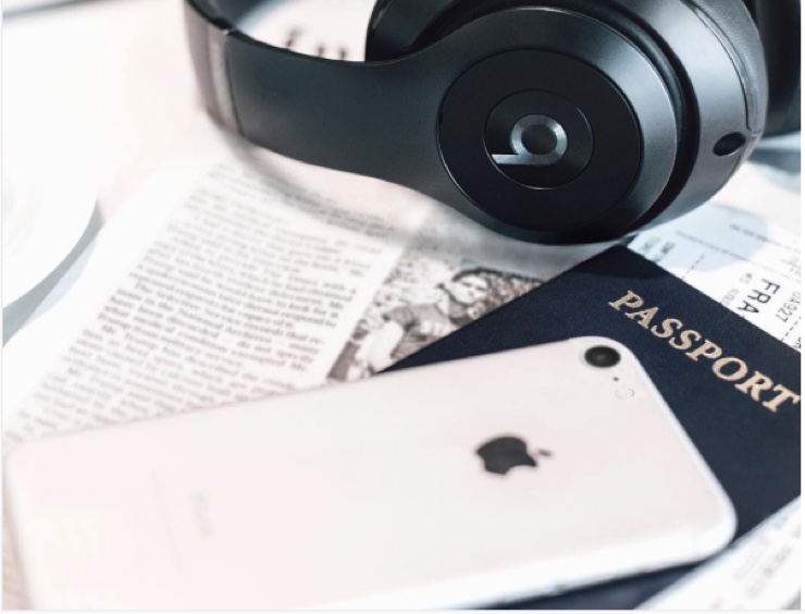 iphone-7-jet-white-beats-fake-icon-740