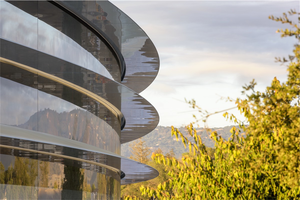apple park photo-1-building-trees