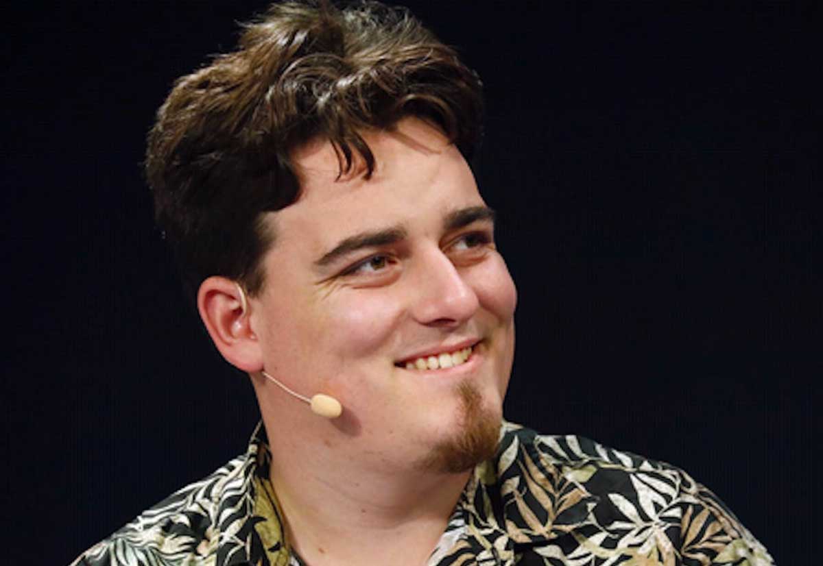 Palmer Luckey, il papà di Oculus, ha lasciato Facebook Palmer Luckey, il papà di Oculus, ha lasciato Facebook