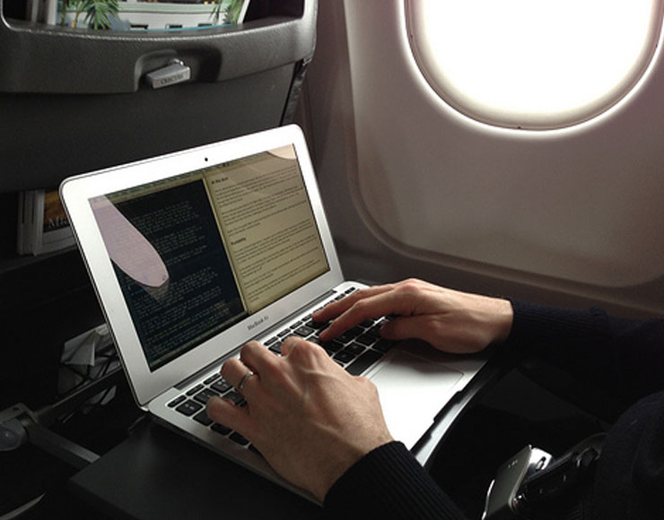 MacBook in volo