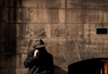 Gola profonda racconta tutto il futuro di Apple: iPhone 8, nuovi iMac, occhiali AR, MacBook Pro Gola profonda racconta tutto il futuro di Apple: iPhone 8, nuovi iMac, occhiali AR, MacBook Pro