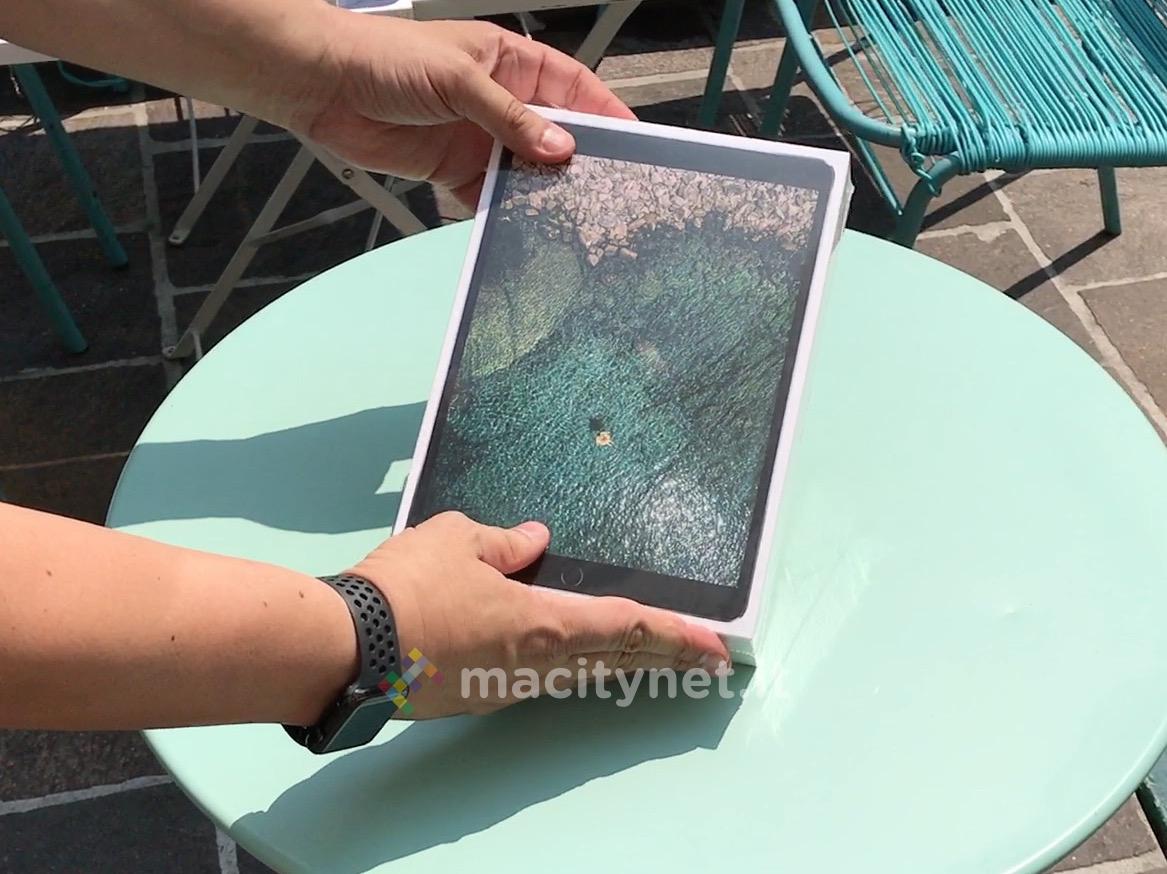 video unboxing iPad Pro 10.5