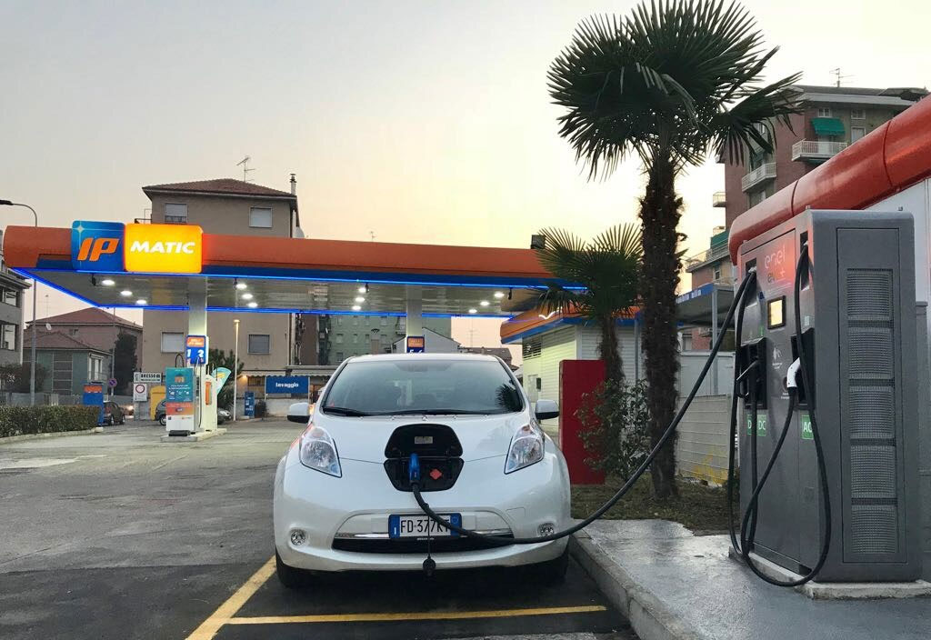 colonnina di ricarica veloce