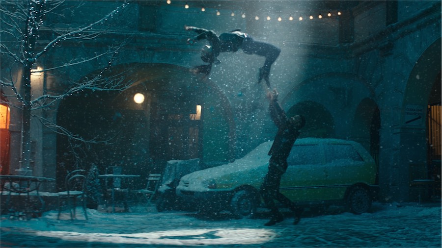 Sway Hero Image spot apple magia