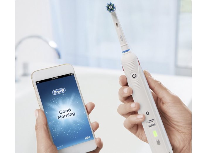 Oral-B Smart 6 6200, spazzolino da denti per iPhone e Android a soli 90,99 euro
