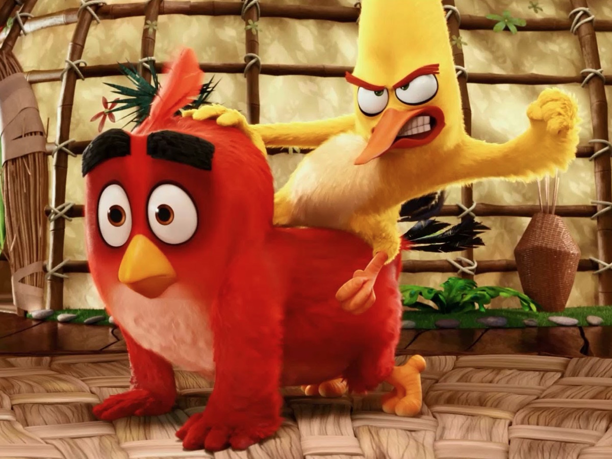 film angry birds 2 il film, foto - Chuck a cavalcioni sopra Red nel film Angry Birds