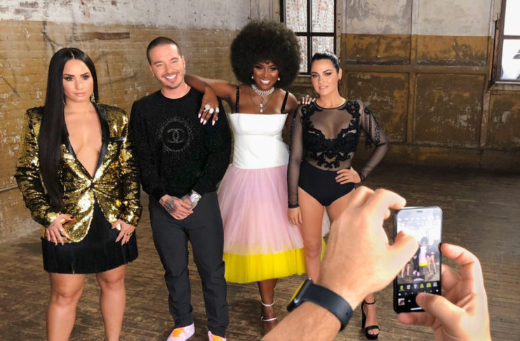 con iPhone X la foto di copertina del settimanale People in spagnolo