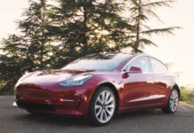 Tesla Model 3 ora è distribuita anche fuori dagli USA Tesla Model 3