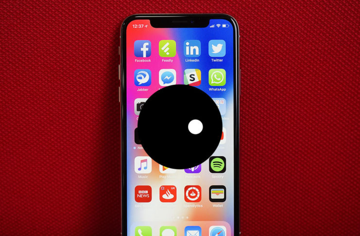 Con iOS 11.4 risolto il bug del punto nero della morta