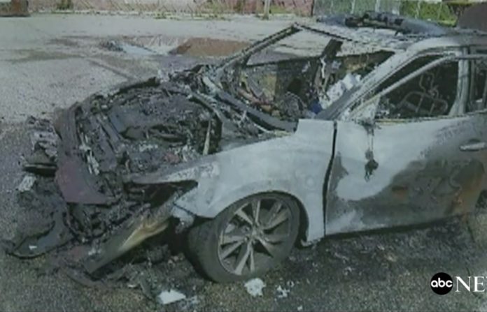 Galaxy S8 prende fuoco e distrugge un’auto, Samsung indaga