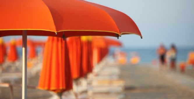 Playaya, l’ombrellone in sharing a portata di click su iPhone e Android