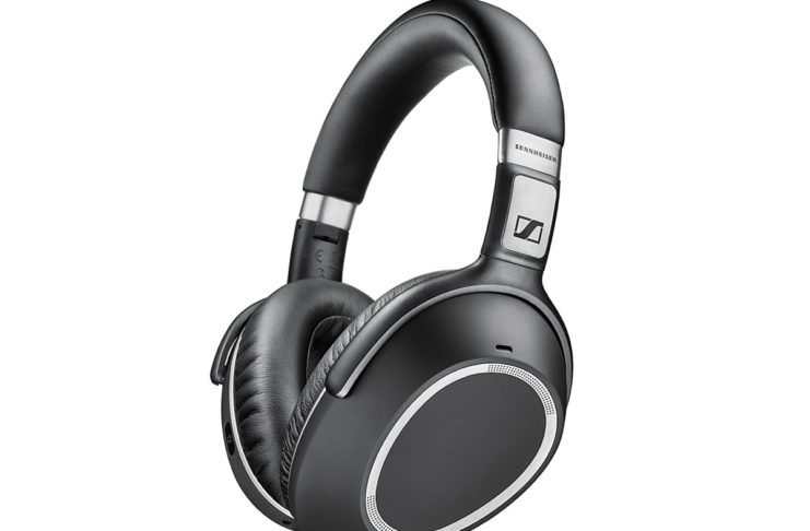 Sennheiser PXC 550, la cuffia per viaggiare con cancellazione del rumore e 30 ore di autonomia