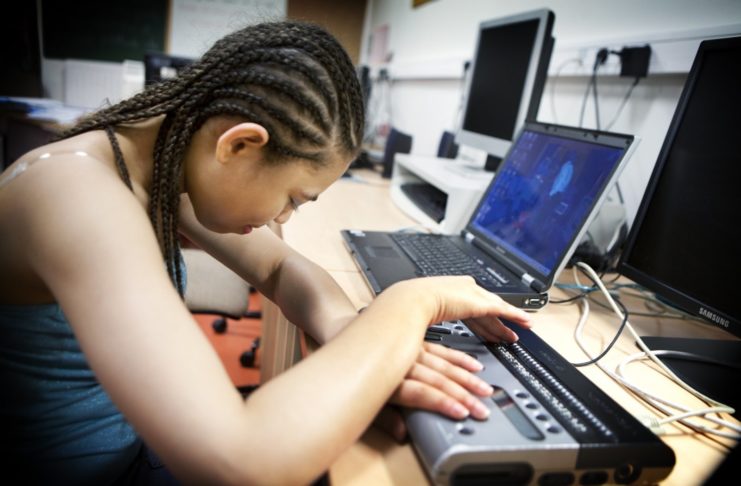 Un nuovo standard USB per schermi Braille sviluppato grazie a Microsoft e Apple