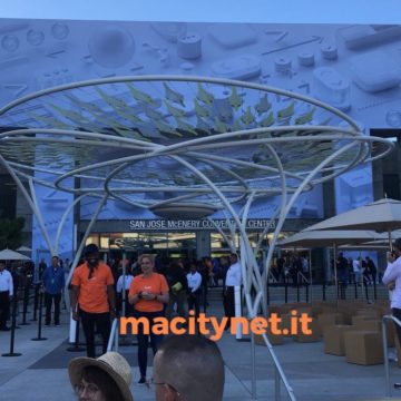 WWDC 2018, il saluto di Tim Cook, ingresso tramite Face ID e Touch ID