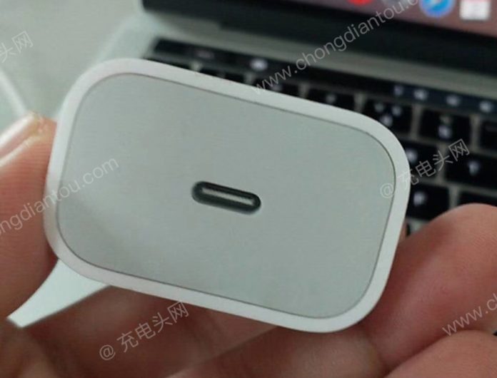 Il super alimentatore iPhone 18W USB-C appare in foto