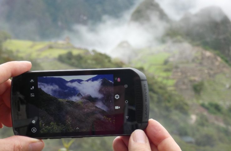 Recensione Land Rover Explore, il 4×4 degli smartphone