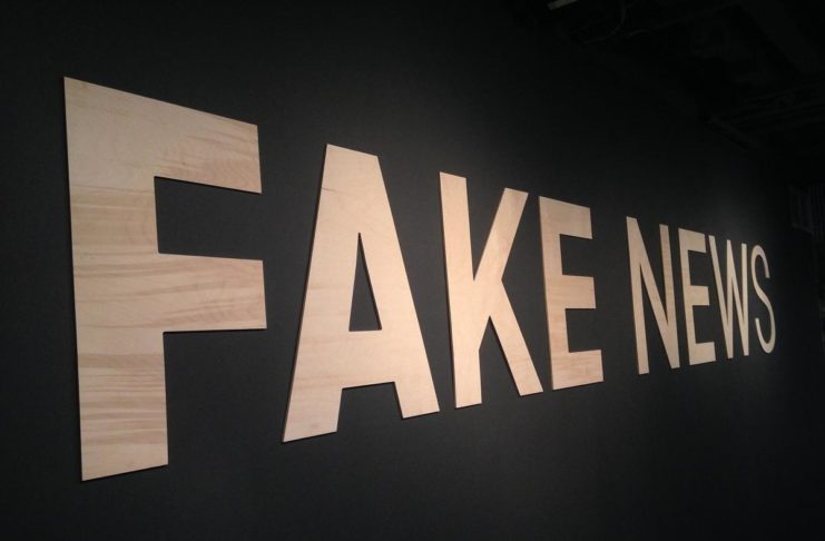 WhatsApp limita i messaggi inoltrati, pugno duro contro le Fake News